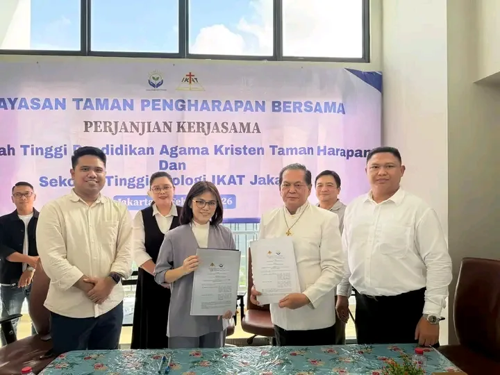 Perjanjian Kerjasama dengan STT IKAT Jakarta dan STIPAK Taman Harapan Jakarta